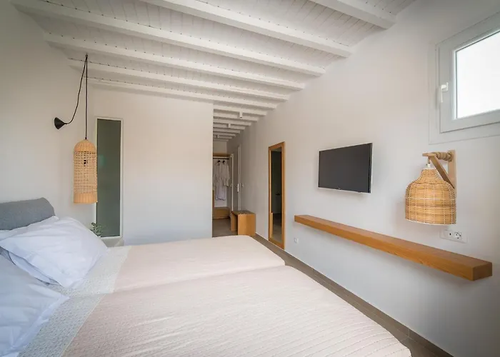 Vienoula's Garden Hotel 4*