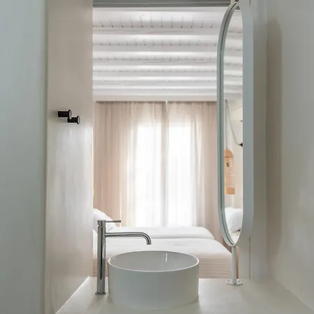 Vienoula's Garden Hotel 4*