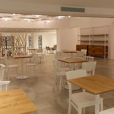Vienoula's Garden Hotell 4*