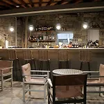 Vienoula's Garden Hotel