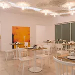 Vienoula's Garden Hotel